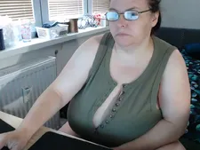 Camseks spektakels met de hete webcambabe Megi, herkomst Europa