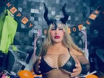 Vrolijke Halloween webcamgirl